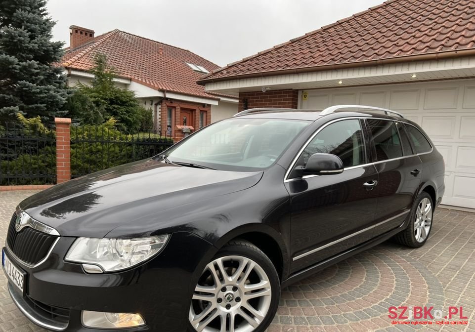 2011' Skoda Superb Comfort photo #4