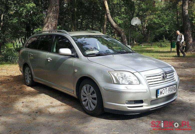 2003' Toyota Avensis photo #1
