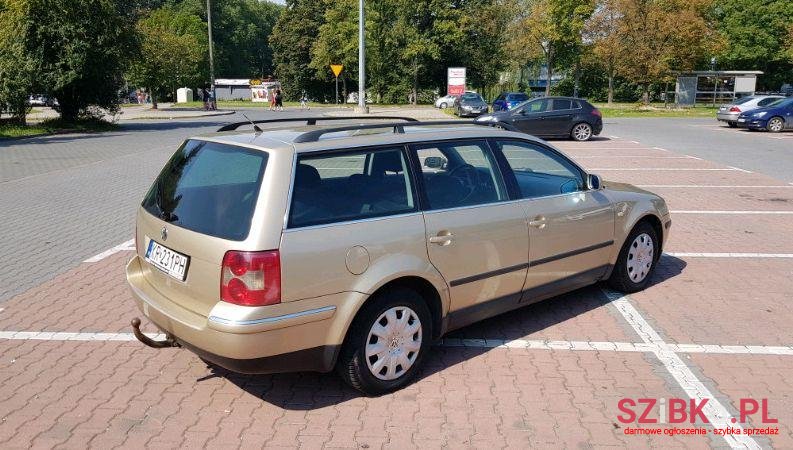 2001' Volkswagen Passat photo #3