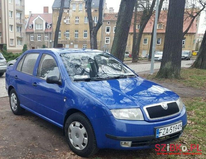2002' Skoda Fabia photo #1