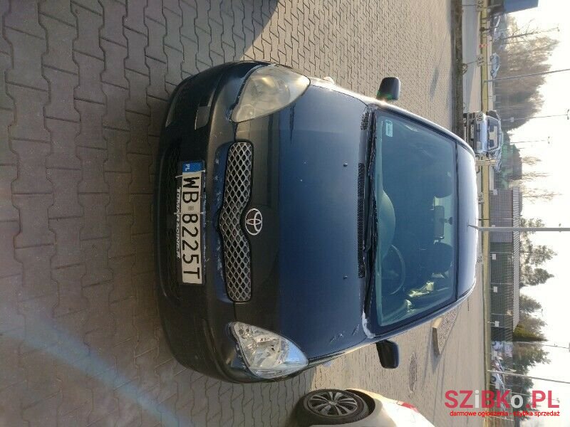 2004' Toyota Yaris photo #1
