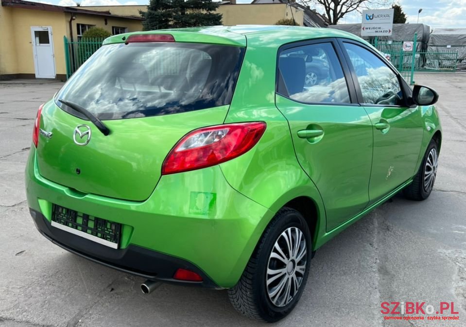 2008' Mazda 2 photo #6