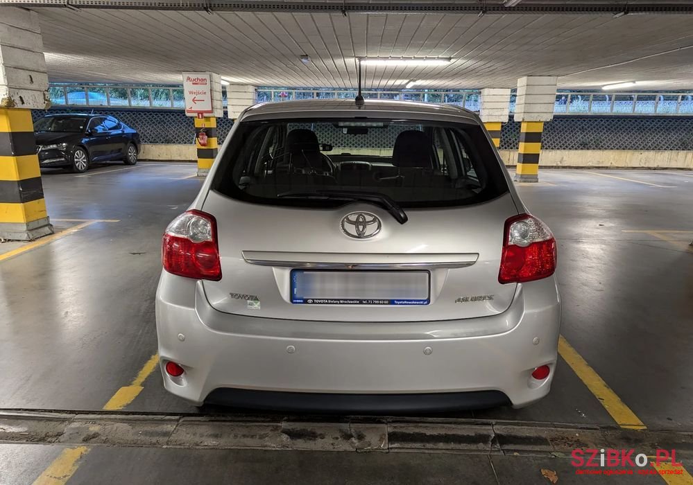 2011' Toyota Auris 1.6 Premium + photo #6
