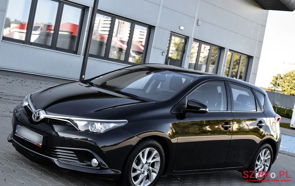 2015' Toyota Auris photo #4