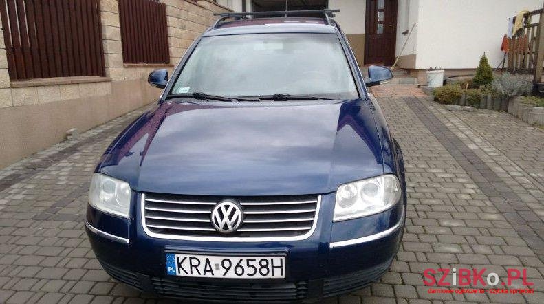 2004' Volkswagen Passat photo #1