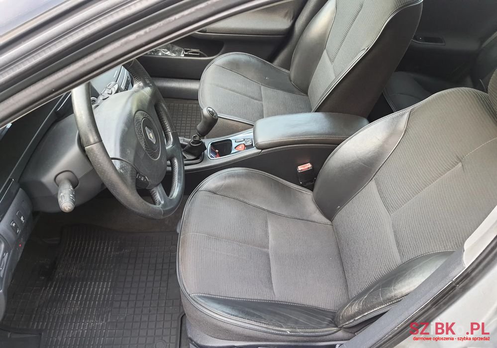 2005' Renault Laguna Ii 2.0 16V Privilege photo #5