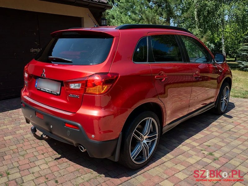 2011' Mitsubishi ASX photo #3