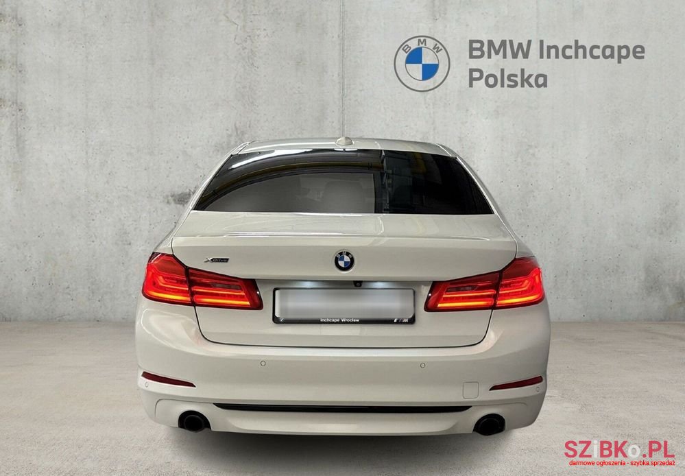 2017' BMW 5 Series photo #4