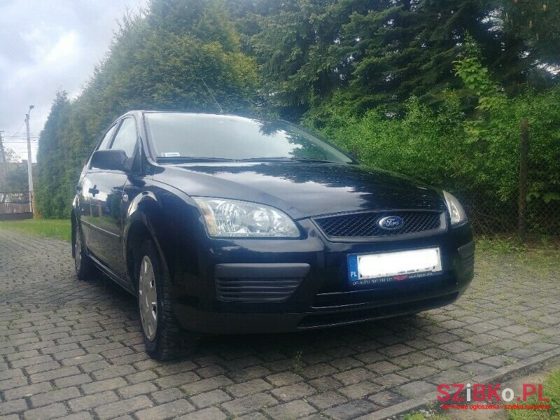 2005' Ford Focus photo #2