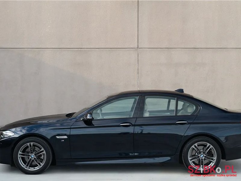 2016' BMW 5 Series 520D Xdrive photo #2