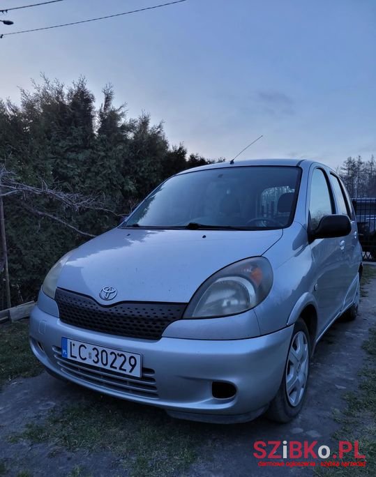 2000' Toyota Yaris Verso photo #1