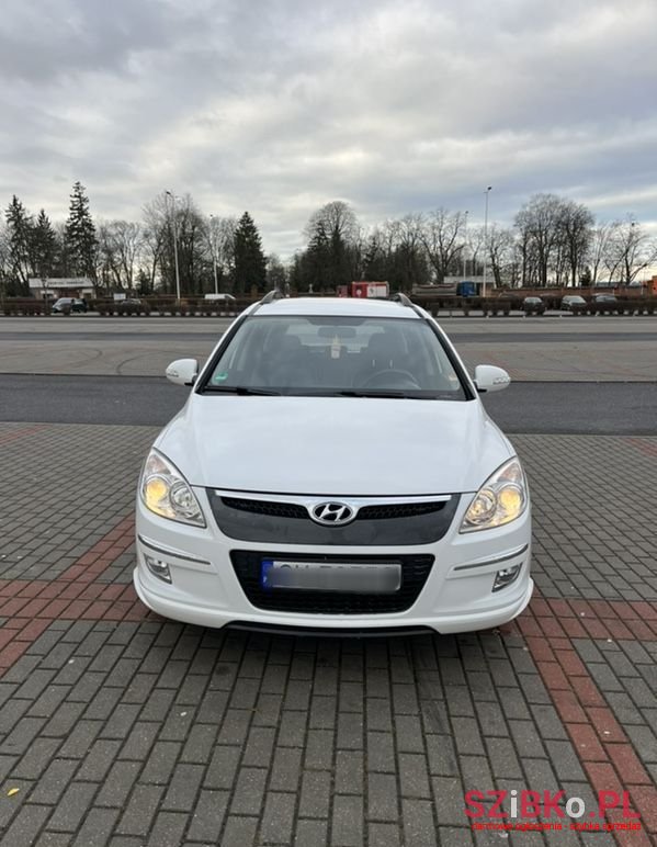 2009' Hyundai i30 I30Cw photo #1