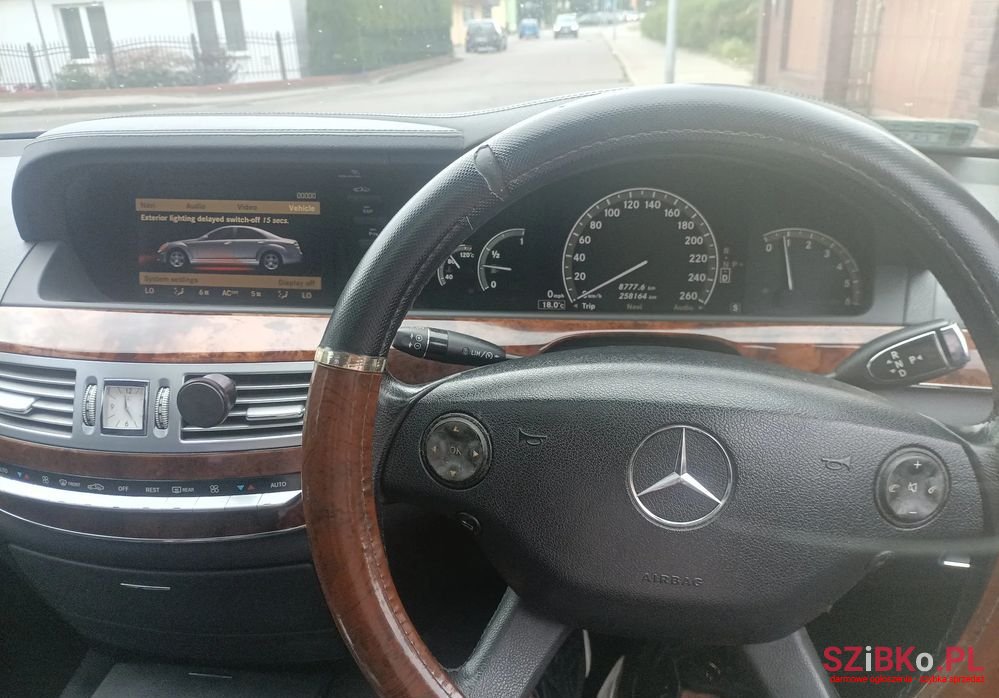 2006' Mercedes-Benz S-Class 320 L Cdi photo #2
