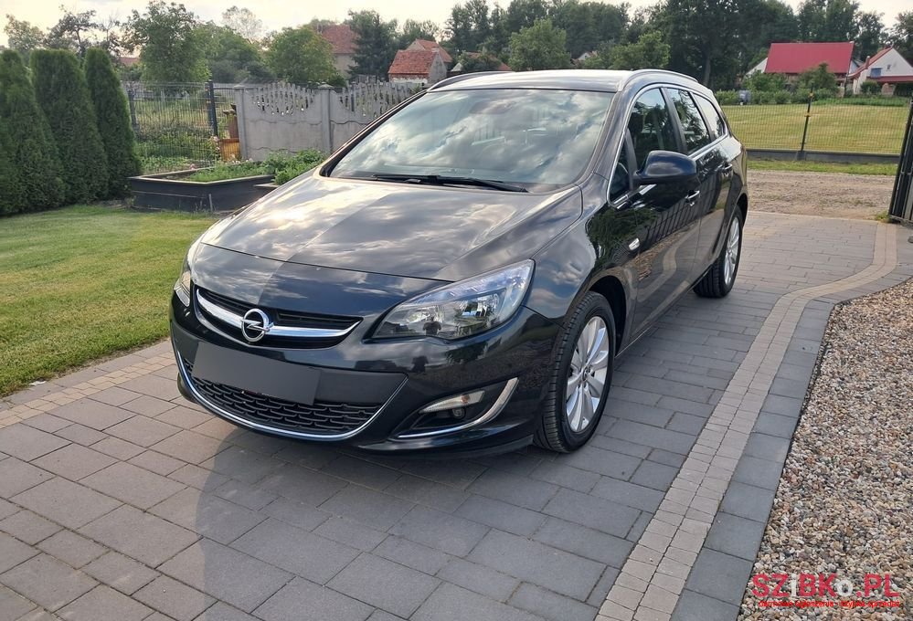2016' Opel Astra photo #1