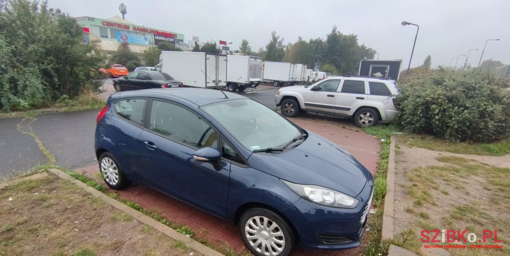 2013' Ford Fiesta photo #2