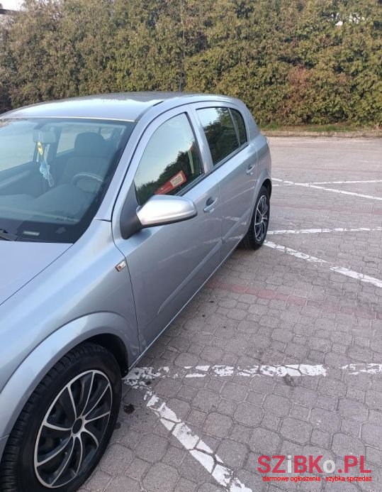 2006' Opel Astra photo #2