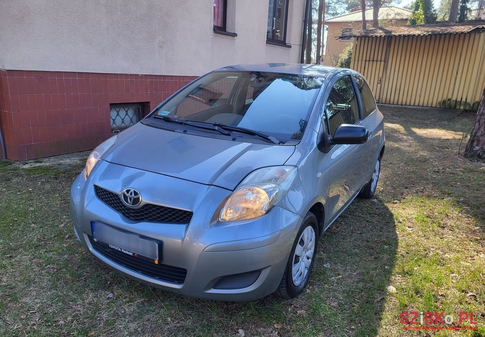 2009' Toyota Yaris 1.0 Luna A/C photo #1