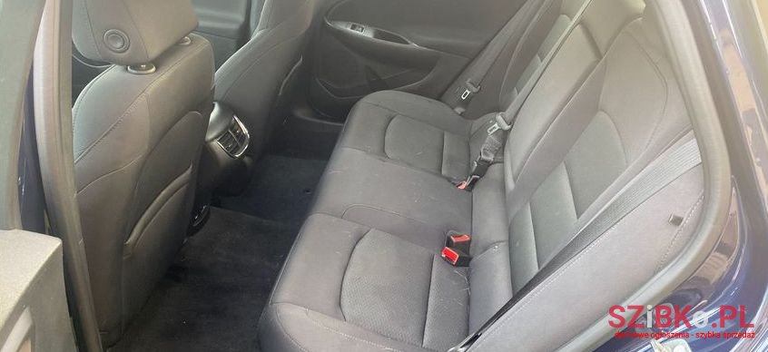 2017' Chevrolet Malibu photo #6