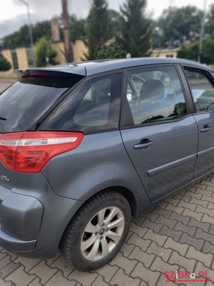2012' Citroen C4 Picasso photo #2