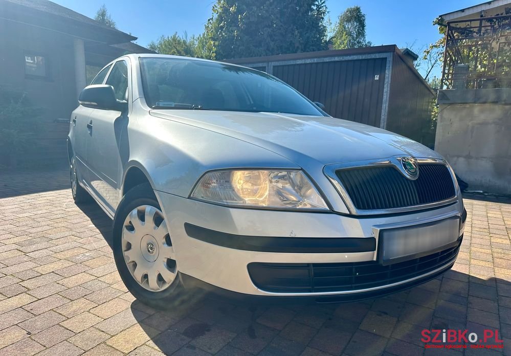 2012' Skoda Octavia 1.6 Ambiente photo #6