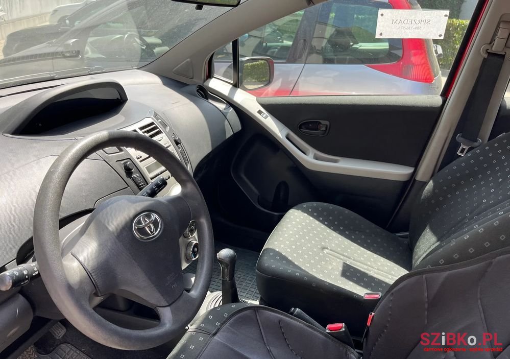 2007' Toyota Yaris 1.3 Luna A/C photo #5