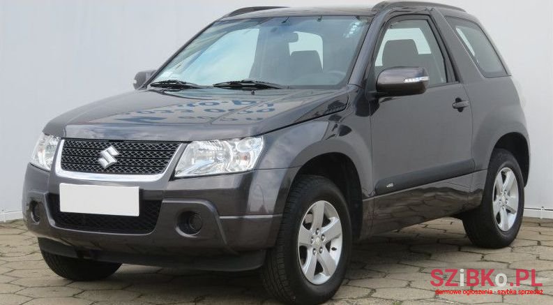 2011' Suzuki Grand Vitara photo #1