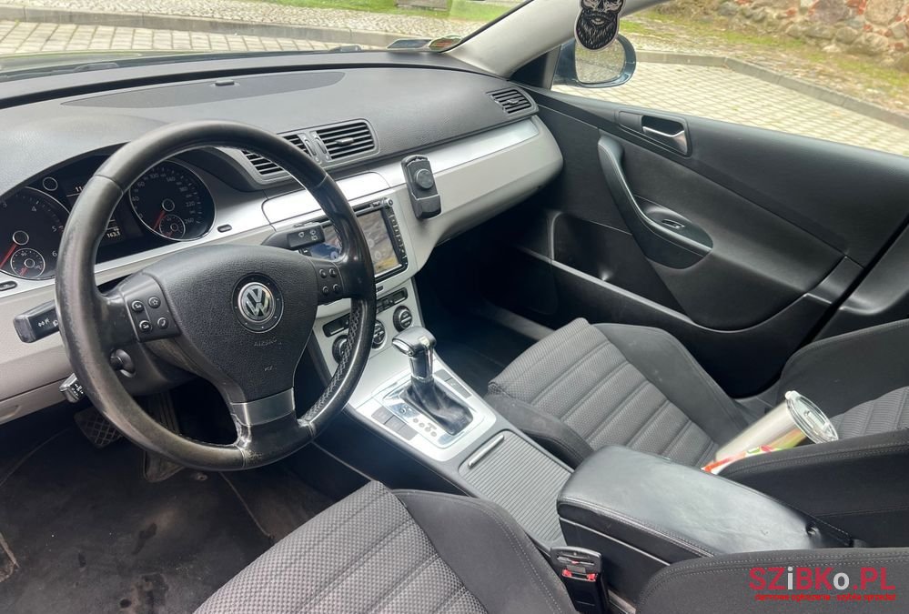 2007' Volkswagen Passat photo #6