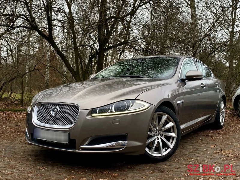 2011' Jaguar XF 2.2 D Luxury photo #2