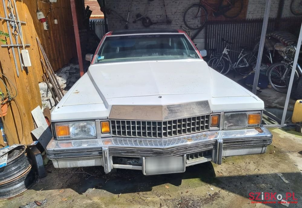 1982' Cadillac Fleetwood photo #1