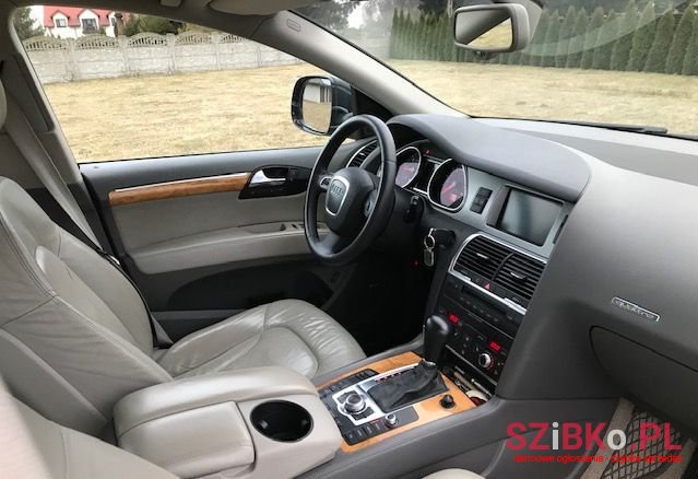 2008' Audi Q7 photo #4