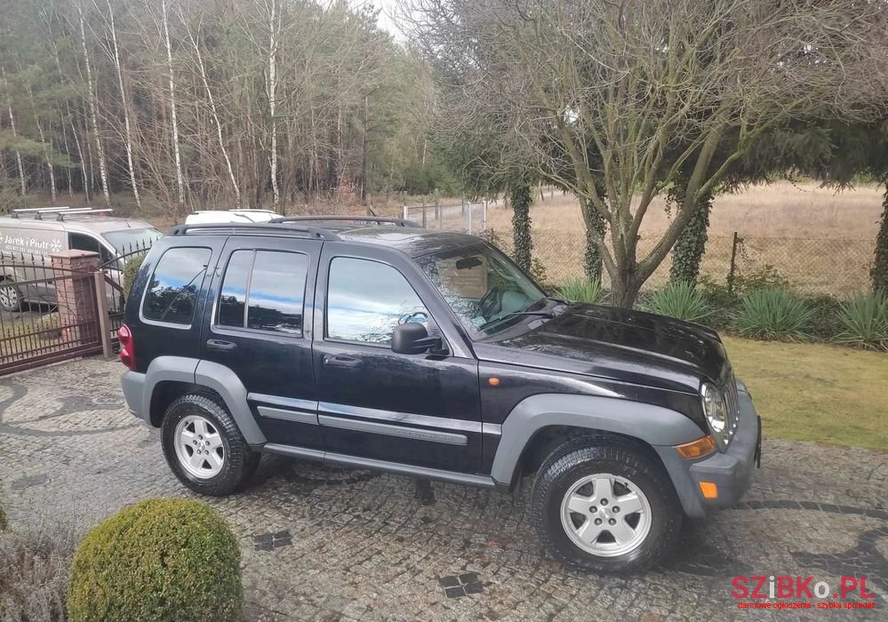 2005' Jeep Cherokee photo #1