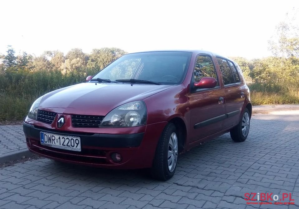 2002' Renault Clio photo #2