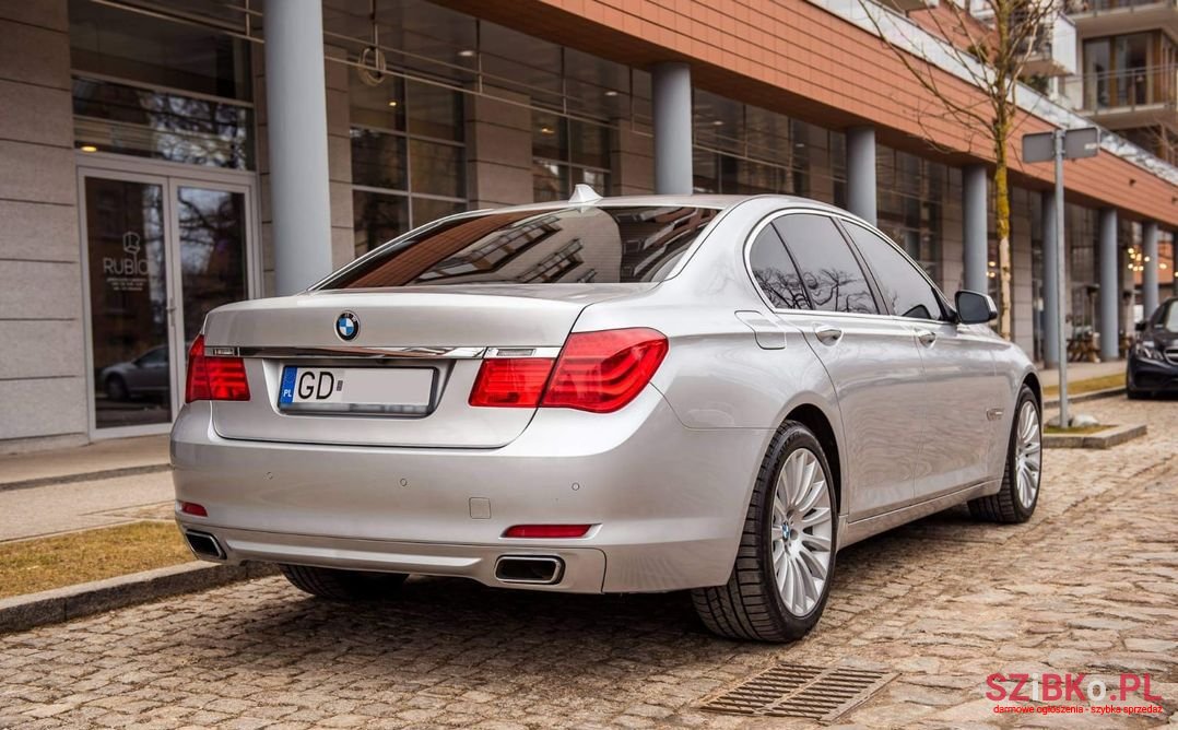 2011' BMW Seria 7 photo #3