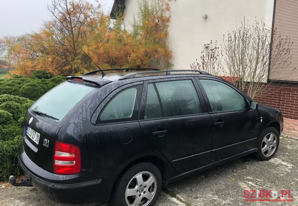 2001' Skoda Fabia photo #2