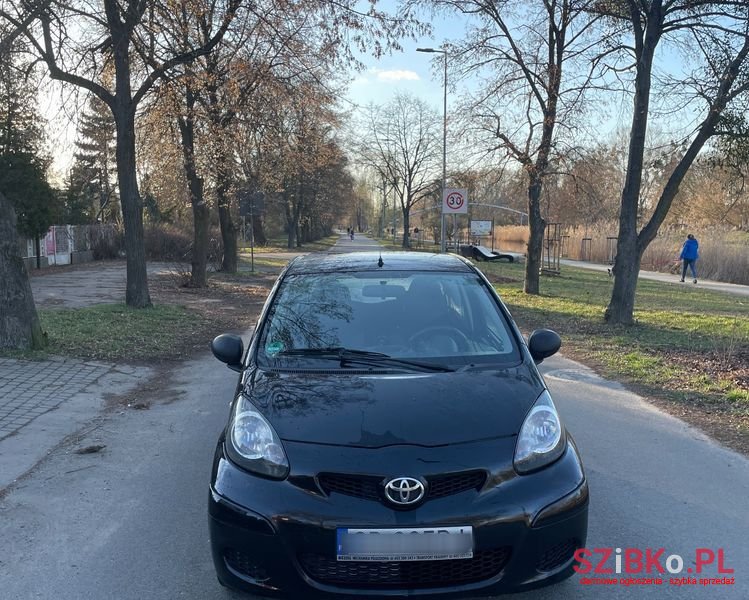 2012' Toyota Aygo 1.0 Vvt-I photo #5