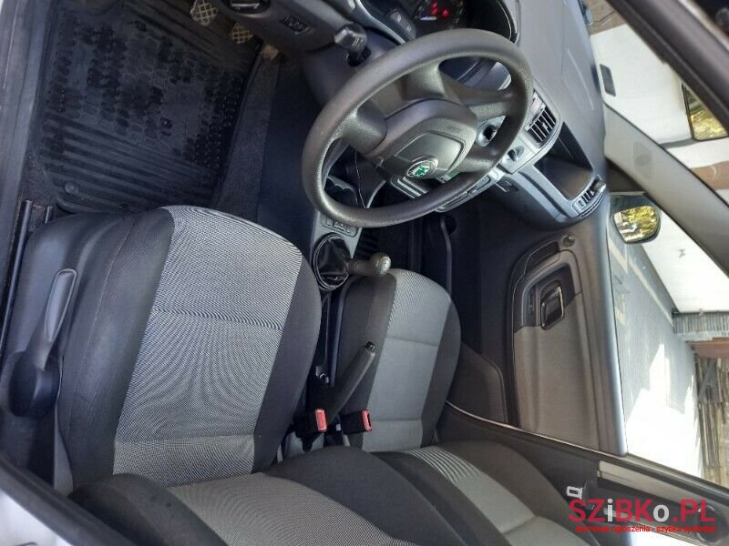 2012' Skoda Fabia photo #5