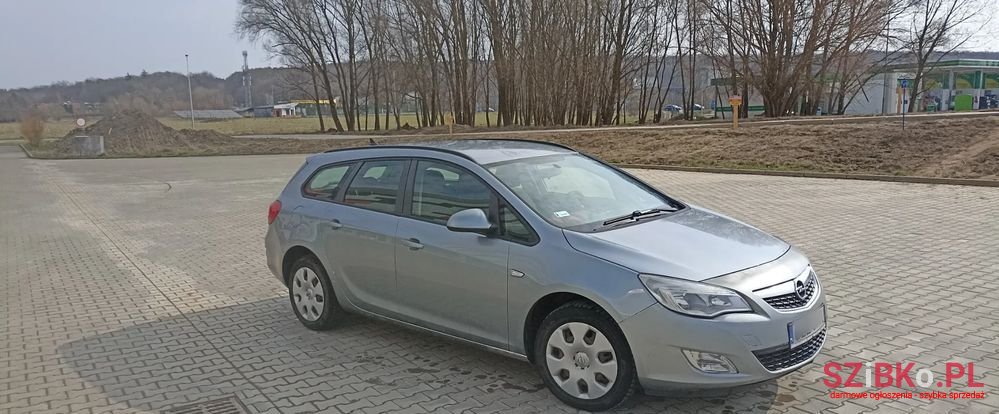 2010' Opel Astra Iv 1.7 Cdti Essentia photo #2