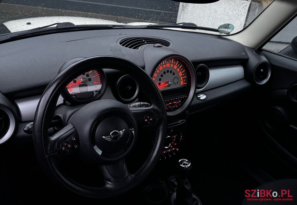 2011' MINI Cooper 50 Mayfair photo #6