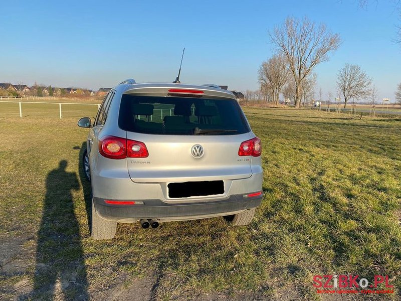 2009' Volkswagen Tiguan photo #2