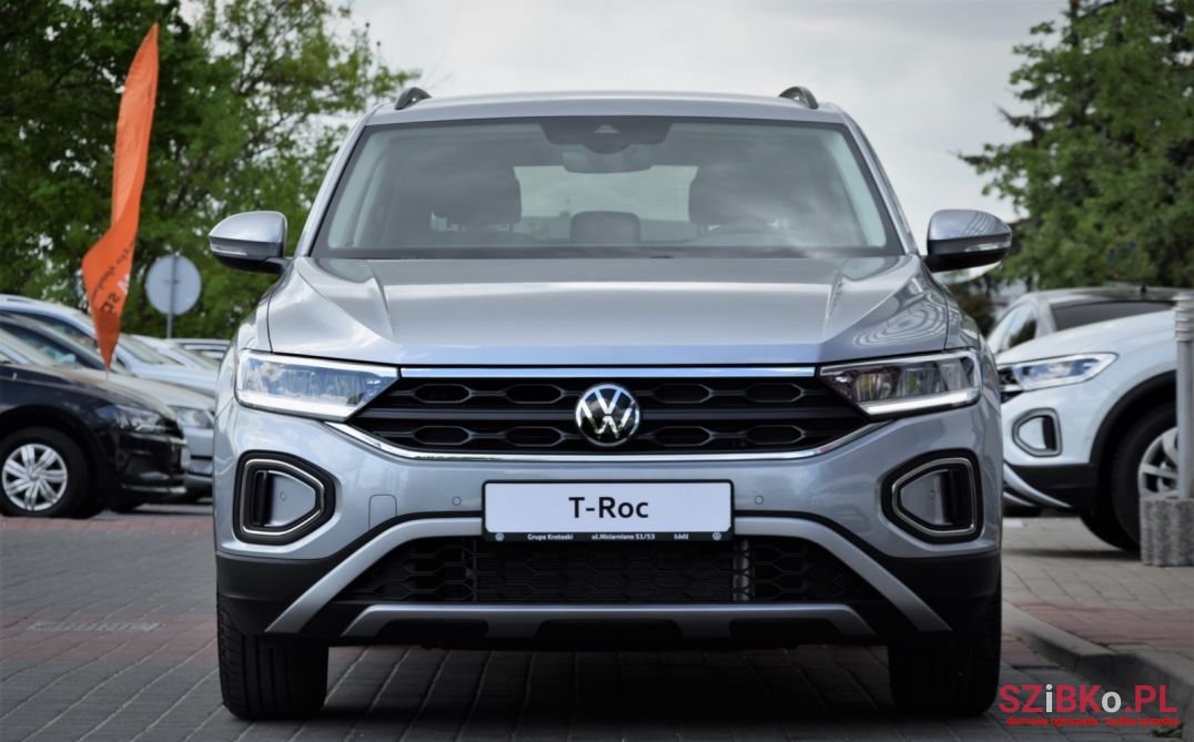 2022' Volkswagen T-Roc photo #2