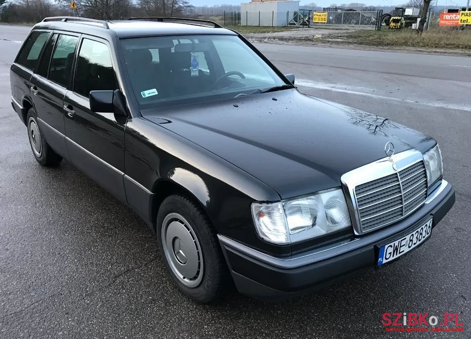 1993' Mercedes-Benz W124 photo #1