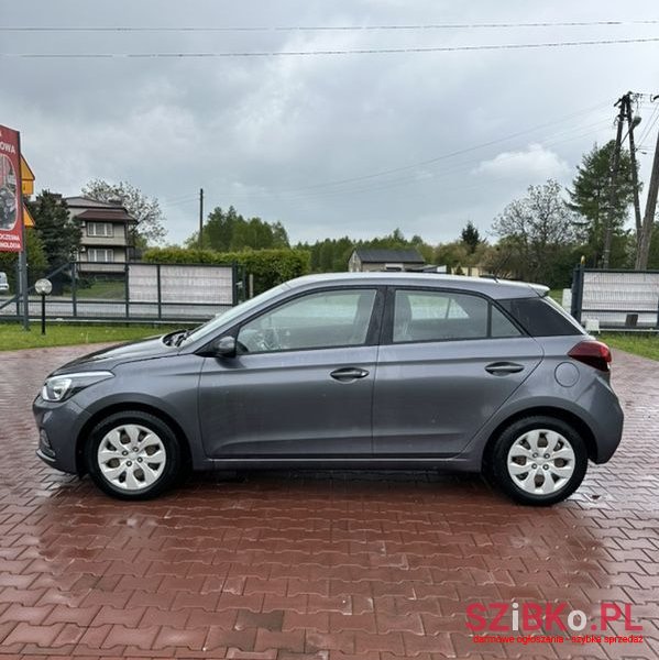 2019' Hyundai i20 photo #3