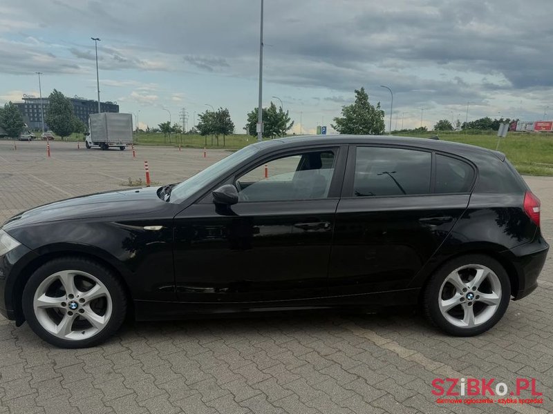 2007' BMW 1 Series 116I photo #2