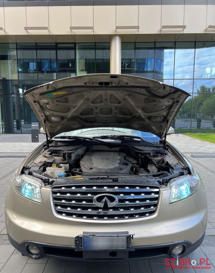 2005' Infiniti FX photo #6