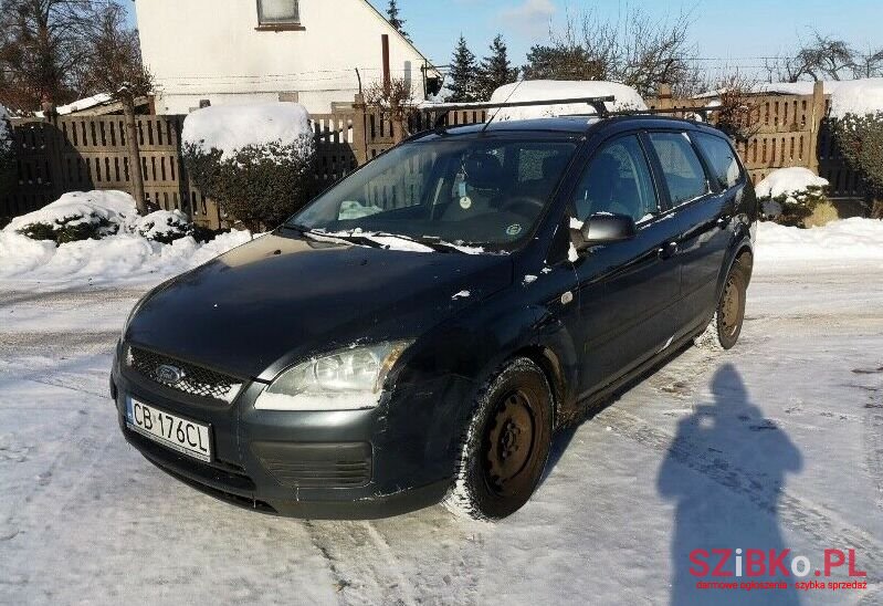 2004' Ford Focus photo #1