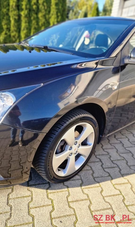 2010' Chevrolet Cruze 1.8 Lt photo #2