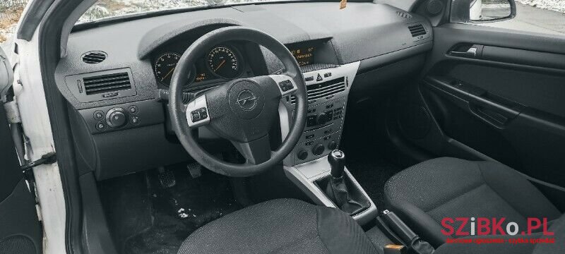 2009' Opel Astra photo #2
