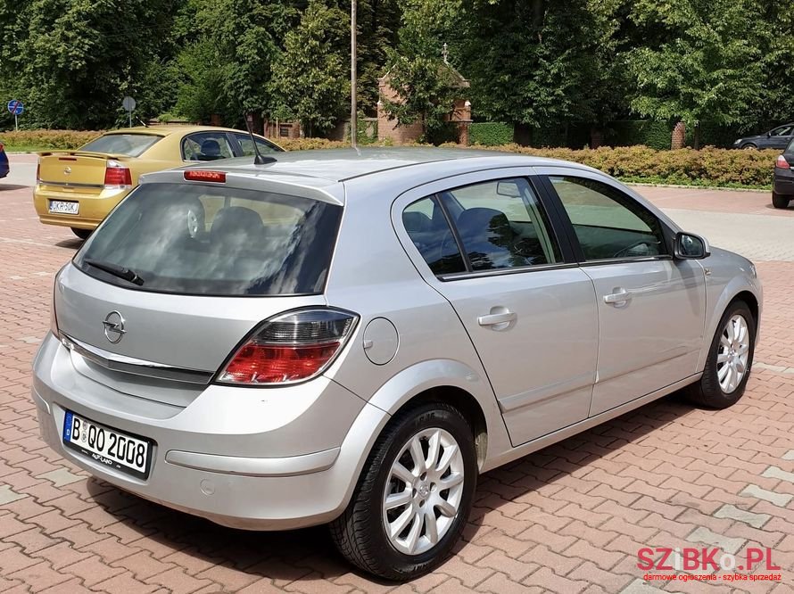 2008' Opel Astra photo #6
