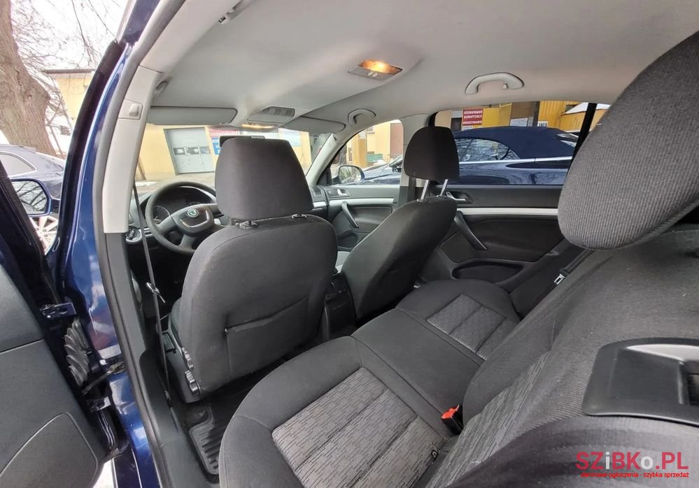 2010' Skoda Octavia 1.6 Tdi Ambition photo #3