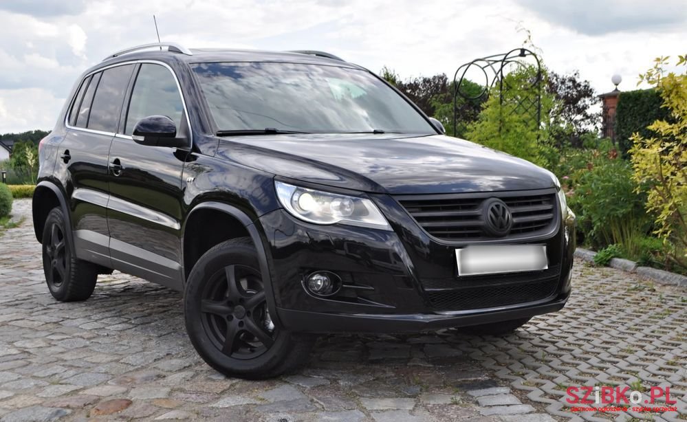 2009' Volkswagen Tiguan photo #1